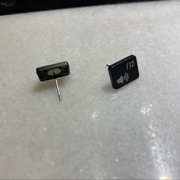 COMPUTER KEY STUDS - Picture 2 of 3